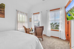 3 bedrooms, iron/ironing board, travel cot, free WiFi