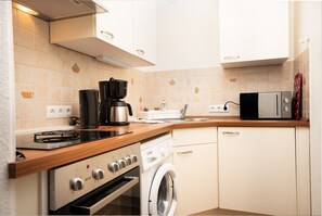 Fridge, microwave, oven, stovetop - Leichtmatrose (Wendtorf)