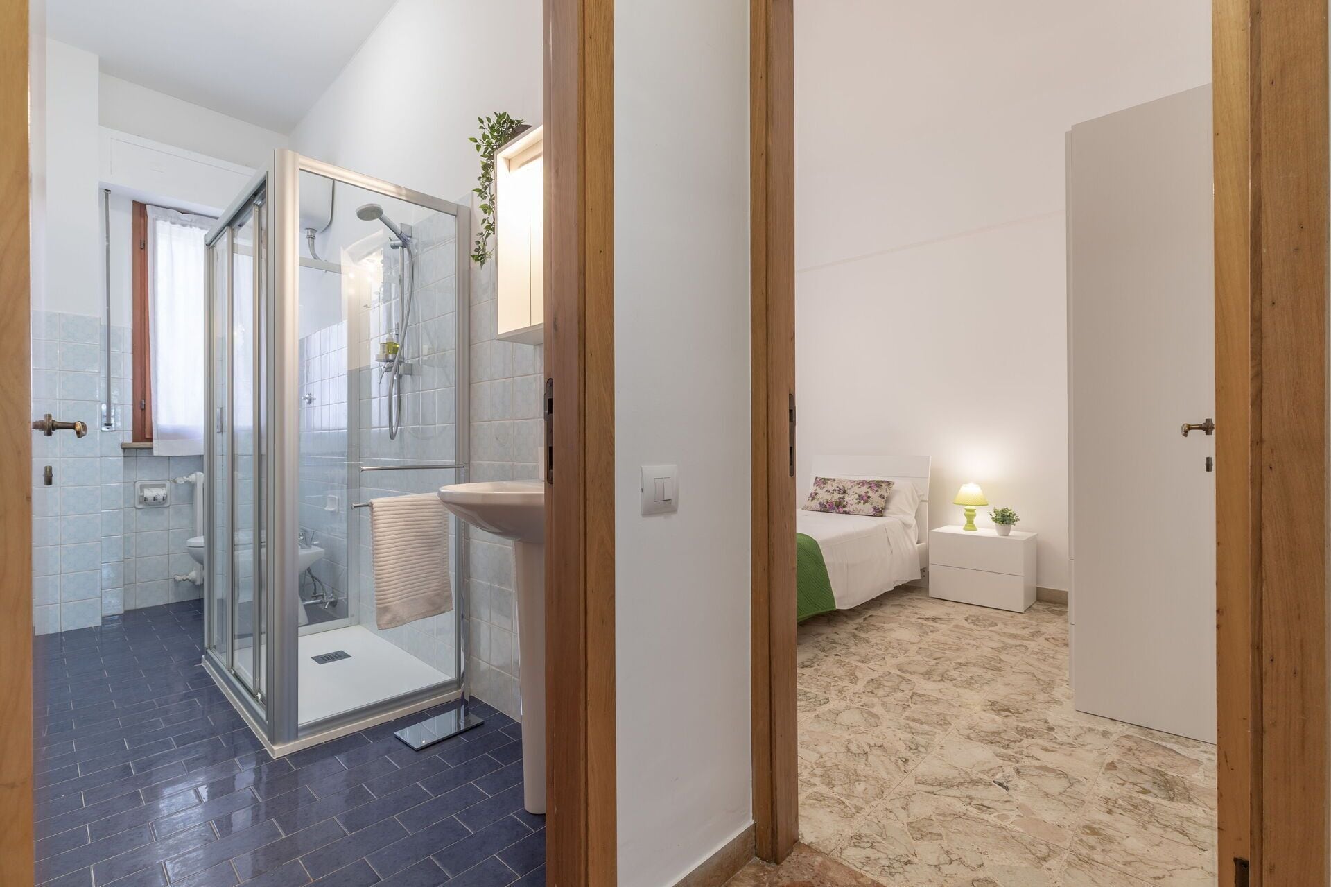 Dusche, Haartrockner, Bidet