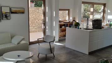 Exclusive Villa | Private kitchenette | Full-size fridge, oven, dishwasher, coffee grinder