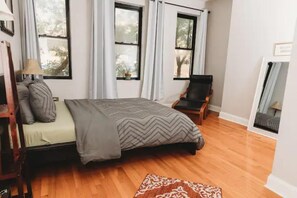 1 bedroom, iron/ironing board, free WiFi, bed sheets - Sun-Drenched Apartment in City Unit B (Baltimore)