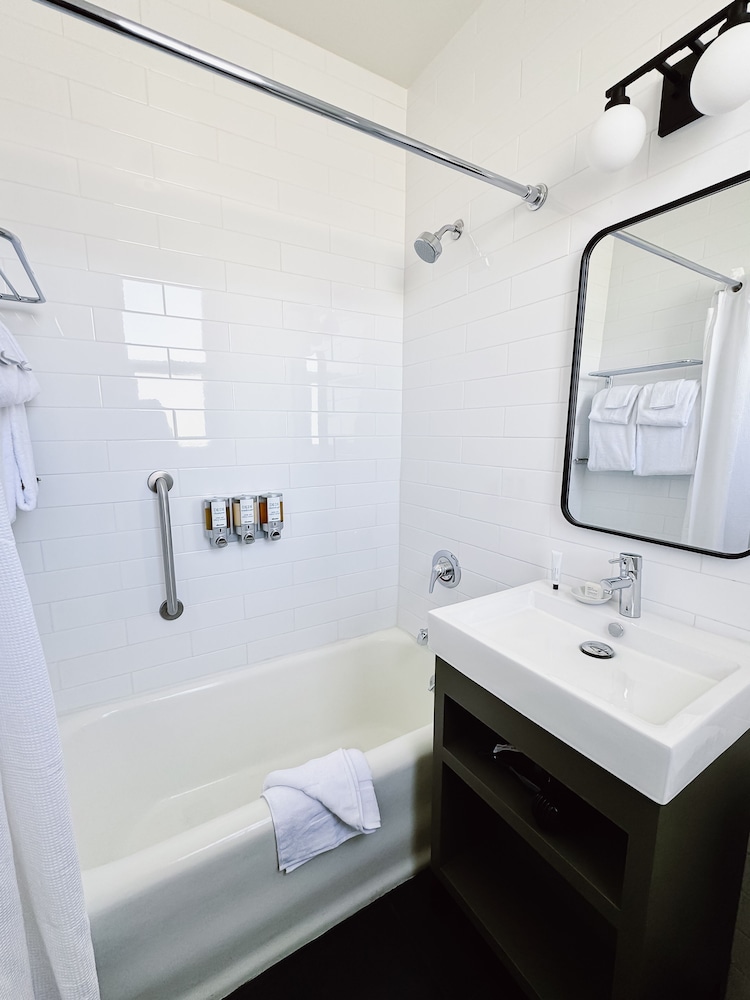 FOUND Hotel Carlton, Nob Hill by null