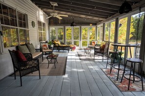 Terrace/patio - Admiral Peary Inn (Fryeburg)