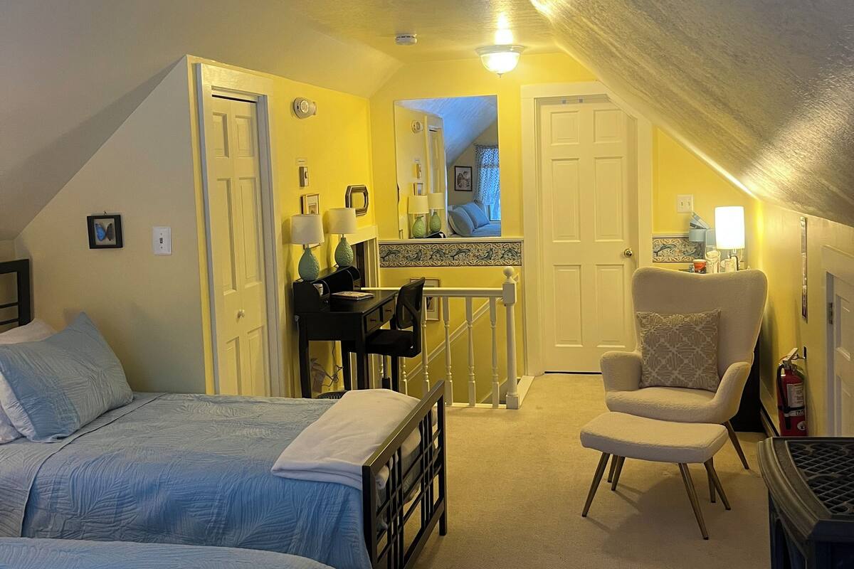 Kamar Premium, pemandangan kebun | Seprai premium, bantalan ekstra lembut, dan setrika/meja setrika