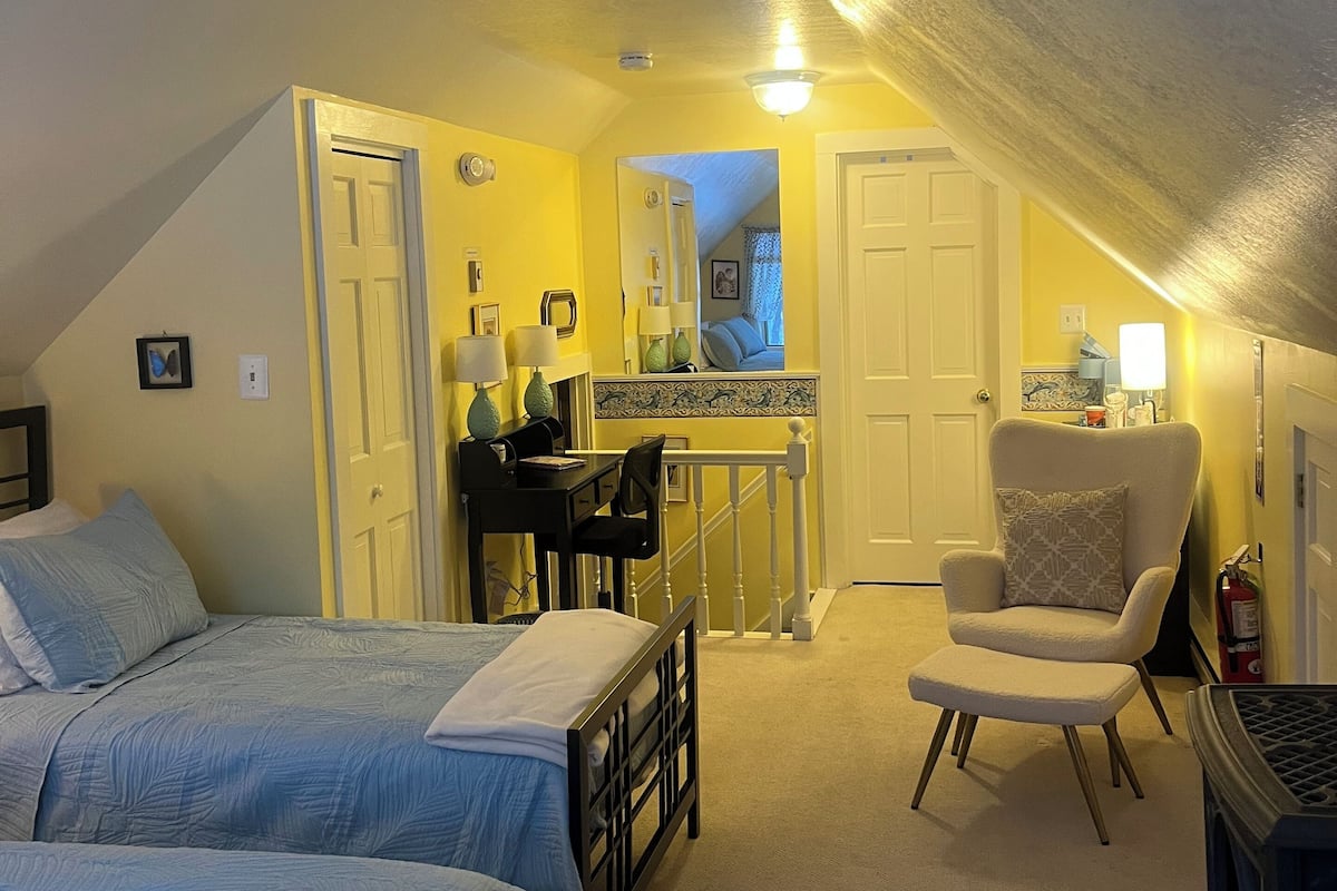 Rom – premium, hageutsikt | Sengetøy av topp kvalitet og senger med overmadrass