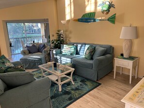 Fernseher, DVD-Player, Arbeitsbereiche