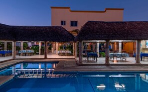 Outdoor pool - Hotel Yauco (Rosario)