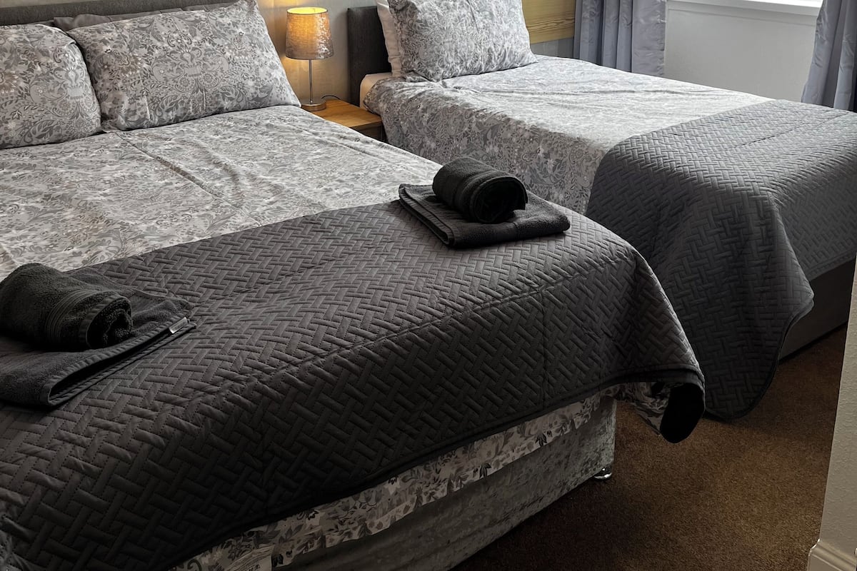 Signature Room | Laptop workspace, free WiFi