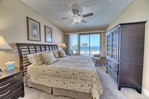 2 soverom, strykejern/-brett, internettilgang og sengetøy