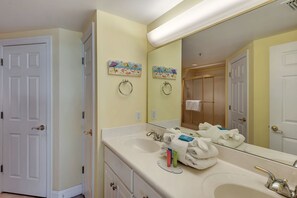 Hårføner og håndklær