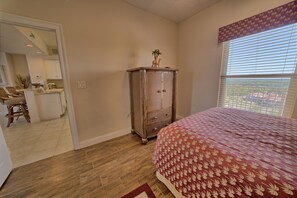 2 室のベッドルーム、アイロン / アイロン台、インターネット、ベッドシーツ