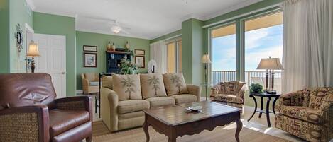 TV, DVD-spiller, bordtennis og stereoanlegg