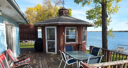 2 BR. cabin w/ 150' lakeshore on Big Stone Lake. Property has gorgeous views!