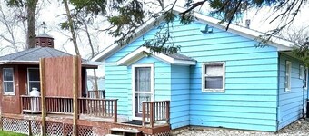   2 BR. cabin w/ 150' lakeshore on Big Stone Lake.  Property has gorgeous views!