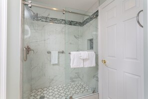 Shower, hair dryer, towels