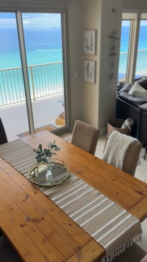 Dining - Unit 1504: 2 BR, 2 BA Condominium in Panama City Beach, Sleeps 6 (Panama City Beach)