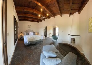 Deluxe Studio Suite 202 | Sábanas de algodón egipcio y ropa de cama de alta calidad