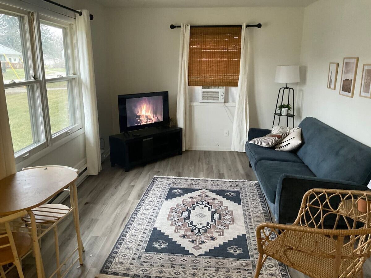 1BR Work Base, WiFi + Laundry