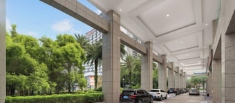 Plum Garden International Hotel