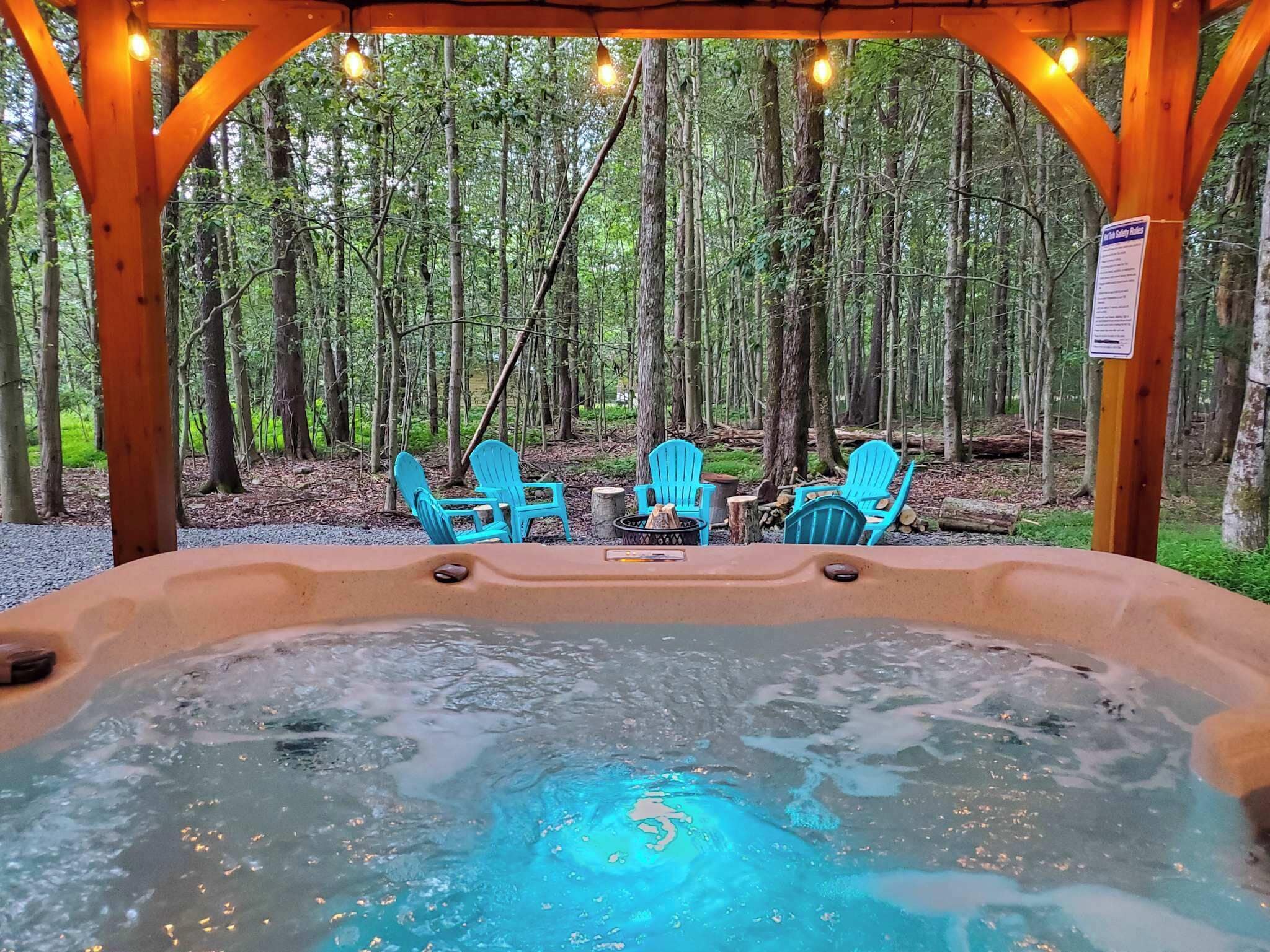 Outdoor spa tub