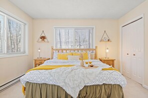 3 Schlafzimmer, Schreibtisch, Bügeleisen/Bügelbrett, Reisekinderbett