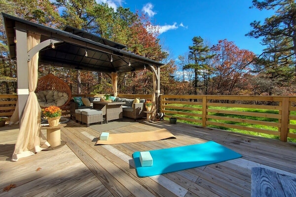 Picture yourself in our ultimate summer oasis - where every moment on our private back deck is a treasure. From cherished family dinners to sunrise yoga, serene meditation, and wildlife surprises, our secluded haven has it all waiting for you!