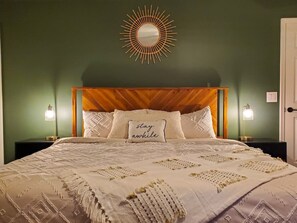 5 室のベッドルーム、デスク、アイロン / アイロン台、旅行用ベビーベッド