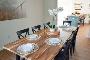 Dining - Lake Retreat | Sauna, Hot Tub, Pool & Game Rm (Long Pond)