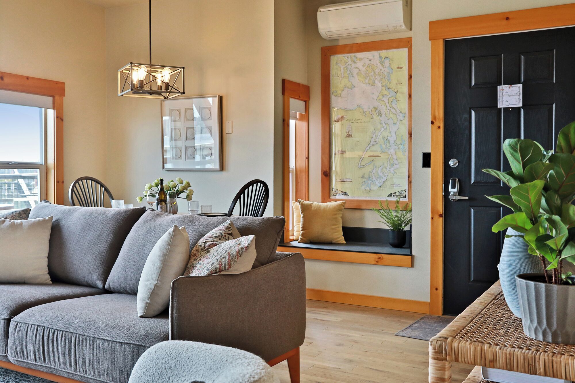 电视、壁炉、书