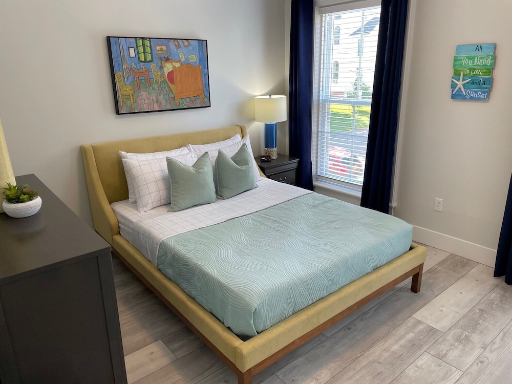 Beautiful Waterfront 2 Bedroom Condo Downtown Charlottetown Charlottetown Vrbo