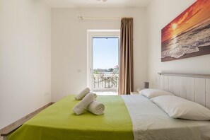 2 bedrooms, iron/ironing board, travel cot, free WiFi