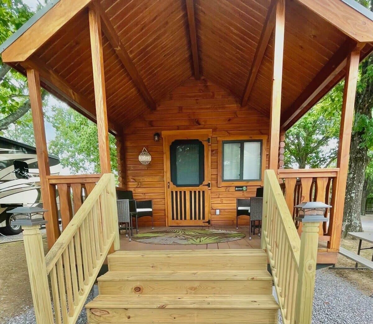 Charming Cabin near Ark Encounter with Loft, Dry Ridge, KY Vacation Rental Cabin ByOwner