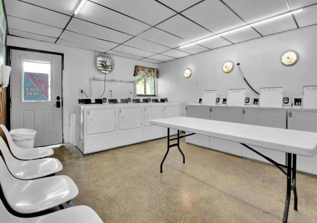 Charming Cabin near Ark Encounter with Loft, Dry Ridge, KY Vacation Rental Cabin ByOwner