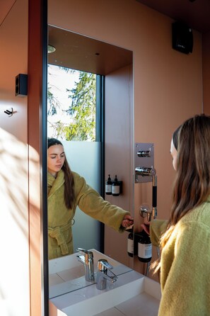 淋浴設備、淋浴花灑、毛巾