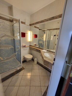 Comfort Single Room | Bathroom | Shower, free toiletries, hair dryer, towels - Hotel Haus am Rieth (Nettetal)