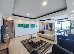 케이블 채널 시청이 가능한 32인치 LCD TV