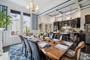 Dining - A charming Victorian home in SF's historic Haight-Ashbury district (San Francisco)