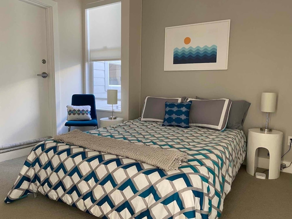 Image showcasing Penthouses for Rent in the U.S. for 2024 on Vrbo & Airbnb