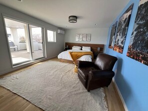 4 bedrooms, travel crib, free WiFi, bed sheets