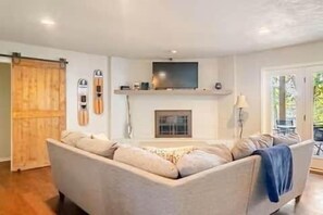 Smart TV, fireplace, video games