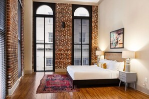 1 slaapkamer, een strijkplank/strijkijzer, wifi, beddengoed