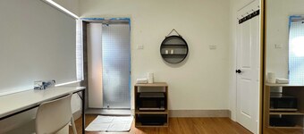 Montrose Double Bed Room close to City