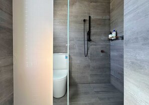 Bruser, hårtørrer, håndklæder, Shampoo