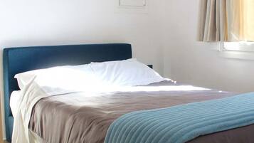 2 slaapkamers, een strijkplank/strijkijzer, wifi, beddengoed