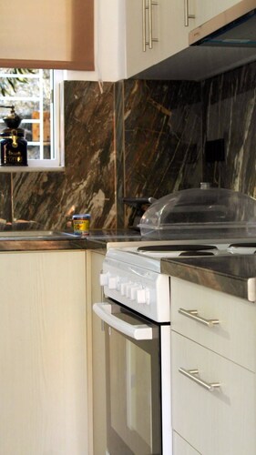 Central Old Town Stay - Bright & Fully Equipped