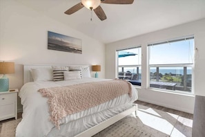 3 bedrooms, iron/ironing board, travel cot, free WiFi - Bodega Bay Oasis  - Wine Tastings Included (Bodega Bay)