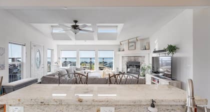 Bodega Bay Oasis - Wine Tastings Included