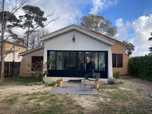 Exterior - Maison au Brusc à 300m de la Plage Avec Jardin (Six-Fours-les-Plages)