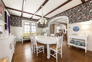 Free daily local cuisine breakfast - Chez Maleterre (Saint Irenee)