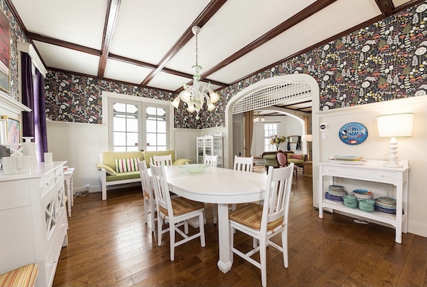 Free daily local cuisine breakfast - Chez Maleterre (Saint Irenee)